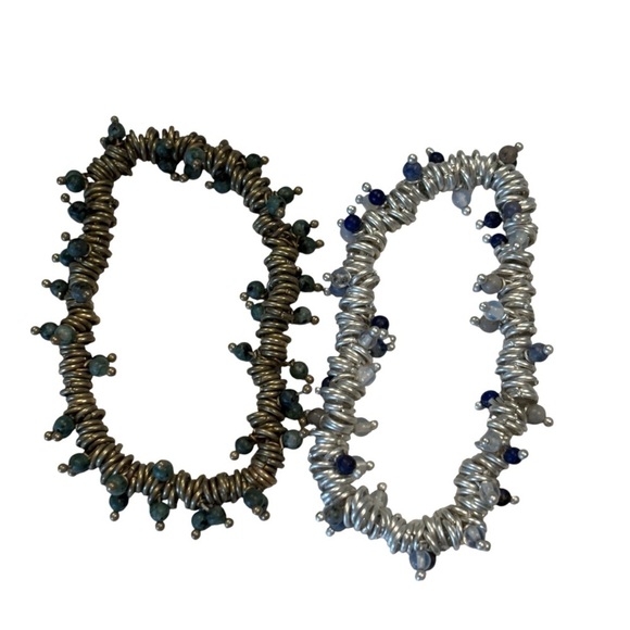 Universal Thread Beaded Stretch Rings 2 Bracelets Silver Blue Brass Green - Picture 2 of 5